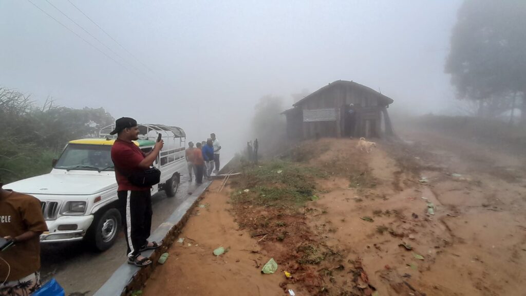 Tea stall over the clouds at Dim Pahar
